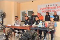 1758801289458-polres-barru-saat-konferensi-pers-soal-kasus-pembakaran-rumah-1758790468038_169