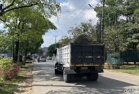 1758801384261-truk-bebas-beroperasi-di-jalan-poros-btp-moncongloe-perbatasan-makassar-maros-1757663558818_169