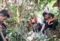 1760701538354-proses-pencarian-balita-terjatuh-di-irigasi-luwu-1760685450408_169