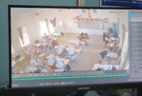 1760723515837-cctv-insiden-siswi-inisial-am-12-dari-mts-negeri-1-konawe-mengalami-cedera-tulang-ekor-gegara-terjatuh-usai-kursinya-diduga-di-1760706340725_169