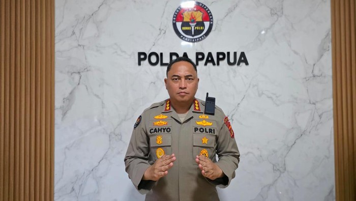 1761307069816-kabid-humas-polda-papua-kombes-cahyo-sukarnito-1761286304210_169