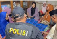 1761392750824-nelayan-ditemukan-tewas-dengan-posisi-kaki-tersangkut-di-karang-saat-menyelam-mencari-ikan-di-perairan-pulau-tetera-selayar-1761373863528_169