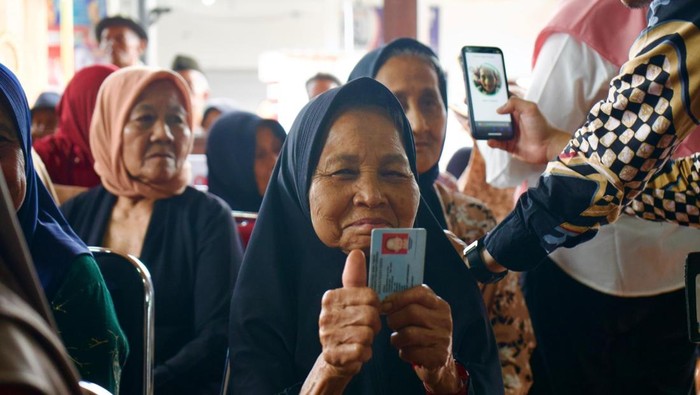 1761414251879-kementerian-pan-rb-perkuat-sinergi-instansi-lewat-uji-coba-digital-bansos-1758265958381_169