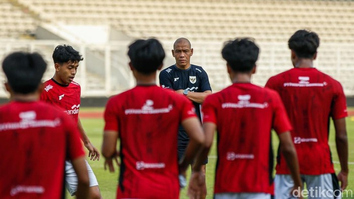 1761544724683-httpschatgptcomc68ef52a3-94bc-8320-bd78-757c7b42d07etextbersemangat20dengan20judul3a-garuda20muda20panaskan20mesin2c20timnas20-1760523570446_169