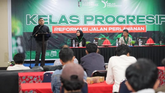 1761544969628-di-hadapan-kader-hmi-walkot-makassar-beberkan-7-program-prioritas-pemkot-1761532570064_169