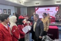 1761652466501-penyerahan-simbolis-beasiswa-untuk-mahasiswa-pertanian-unhas-usai-penandatanganan-mou-unhas-dan-jhl-group-1761635544965_169