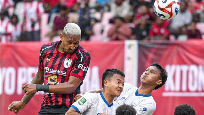 1761738905676-persipura-vs-psis-1758357056470_169