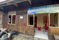 1761739053772-kantor-spkt-polres-mamberamo-raya-rusak-diserang-massa-membawa-senjata-tajam-1761720732768_169