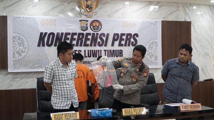 1761825485839-polres-luwu-timur-saat-merilis-kasus-pria-menikam-ipar-usai-cekcok-dengan-istrinya-1761809114570_169