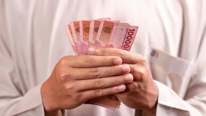 1761846898304-uang-gaji-1760077036948_169