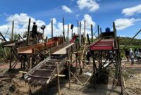 1761847407046-lokasi-tambang-emas-ilegal-yang-didanai-oknum-kades-di-boalemo-1761824737882_169