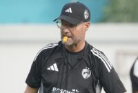 1761847418508-tomas-trucha-debut-melatih-psm-makassar-di-stadion-kalegowa-1761820172787_169