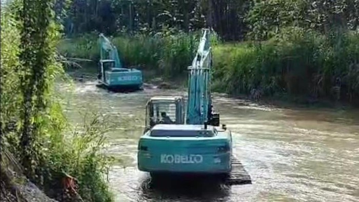 1761890470586-pemprov-sulsel-melakukan-normalisasi-sungai-suli-di-luwu-demi-cegah-banjir-1761874696408_169