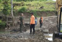 1761911875390-pemkab-pinrang-membangun-jembatan-darurat-di-desa-rajang-kecamatan-lembang-1761893301670_169