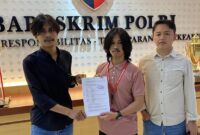 1762192602993-aliansi-pemuda-toraja-saat-melaporkan-komika-pandji-pragiwaksono-di-mabes-polri-1762172200466_169