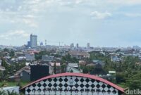 1762279359858-cuaca-di-makassar_169