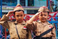 1762451800765-siswa-tk-di-cimahi-pawai-memperingati-hari-pahlawan-pada-jumat-101120230_169