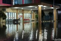 1762452074930-banjir-rob-merendam-rs-bhayangkara-hoegeng-iman-santoso-di-kabupaten-mamuju-1762430796391_169