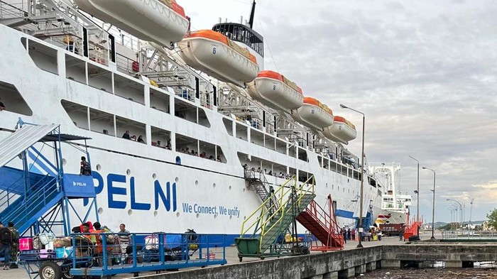 1762537871276-kapal-pelni-pelabuhan-parepare-1740044897540_169