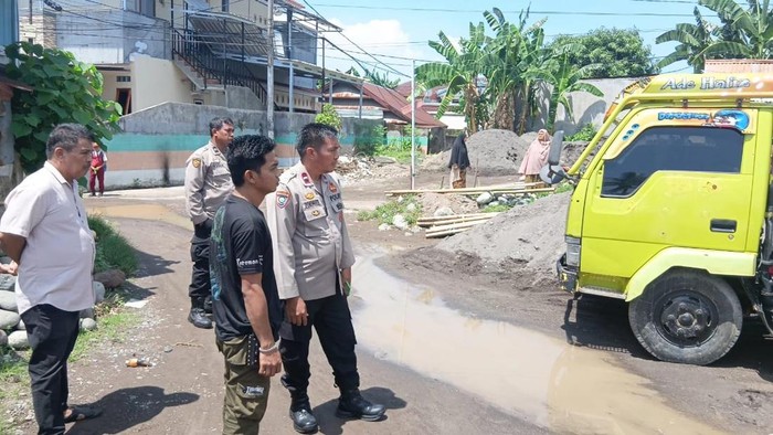 1762667893141-lokasi-pria-tikam-ponakan-hingga-tewas-di-makassar-1762511764421_169