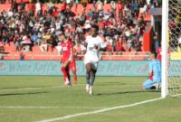 1762689206597-striker-psm-makassar-abu-kamara-mencetak-gol-ke-gawang-semen-padang-dalam-laga-super-league-20252026-di-stadion-h-agus-salim-p-1755866207568_169