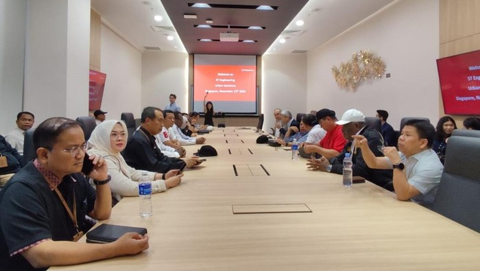 1763099891972-walkot-kendari-siska-mengikuti-kppd-di-singapura-dokumen-istimewa-1763092134744_169