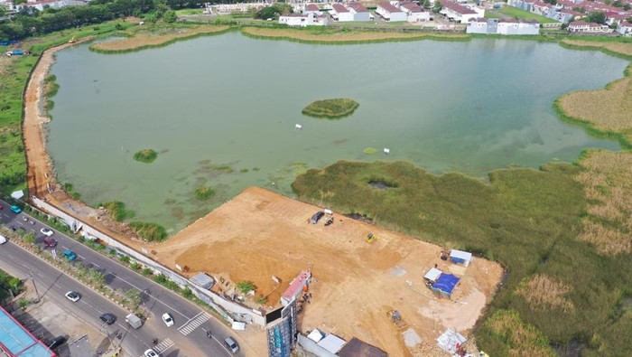 1763206986544-penampakan-lahan-164-hektare-di-jalan-metro-tanjung-bunga-makassar-1763194987416_169