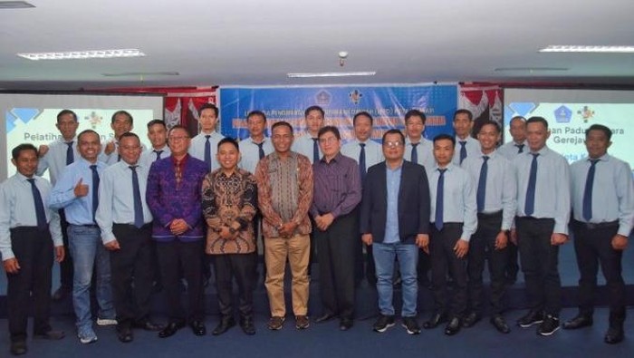 1763207035795-gerakan-pelatihan-paduan-suara-gerejawi-bagi-gereja-gereja-se-kota-kendari-1763186178731_169