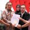1763272017017-presiden-prabowo-berikan-hak-rehabilitas-kepada-2-guru-di-luwu-utara-1762991016381_169