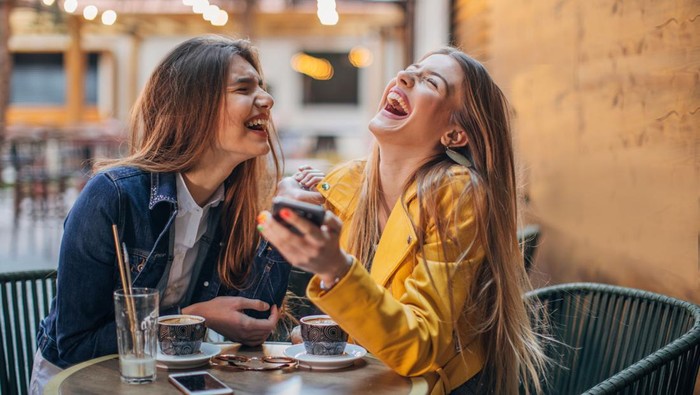 1763401725419-ilustrasi-tertawa-1_169