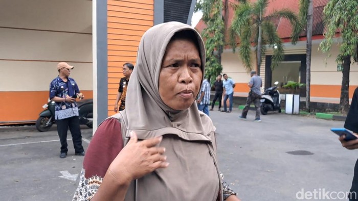 1763658516039-ati-45-warga-kelurahan-lembo-kecamatan-tallo-makassar-1763643386872_169