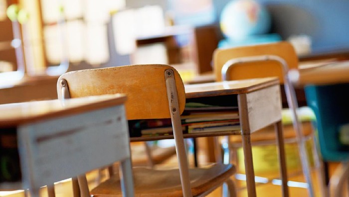 1764133785912-ilustrasi-siswa-atau-sekolah_169