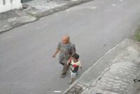 1764414472944-rekaman-cctv-yang-menampilkan-balita-diduga-korban-penculikan-di-makassar-dibawa-pria-misterius-1764206656222_169