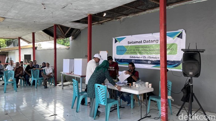 1764825009947-suasana-pemilihan-ketua-rtrw-di-banta-bantaeng-makassar-1764728438193_169