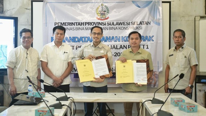 1765105697903-pemprov-sulsel-menekan-kontrak-kerja-sama-perbaikan-jalan-sepanjang-805-km-senilai-rp-143-triliun-mulai-tahun-ini-1765099428547_169