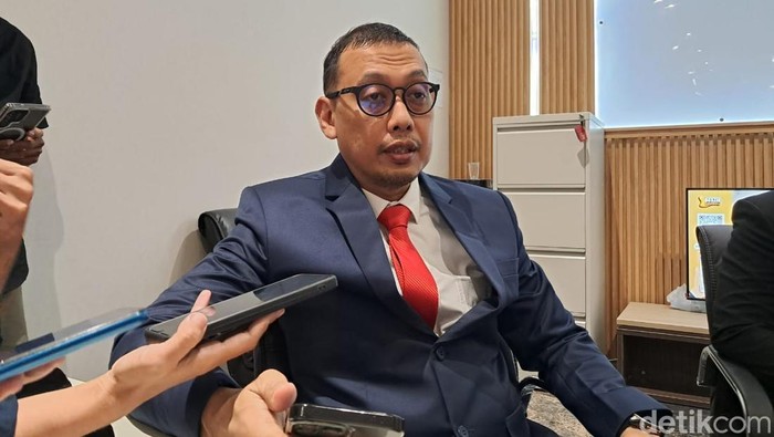 1765148716548-sekda-makassar-andi-zulkifly-nanda-1759845874778_169