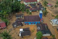 1765170453615-hutanabolon-terputus-ancaman-bencana-susulan-masih-membayangi-warga-1765161758449_169