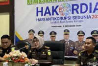 1765278489242-kejari-parepare-menggelar-konferensi-pers-memperingati-hari-anti-korupsi-sedunia-2025-1765269845600_169