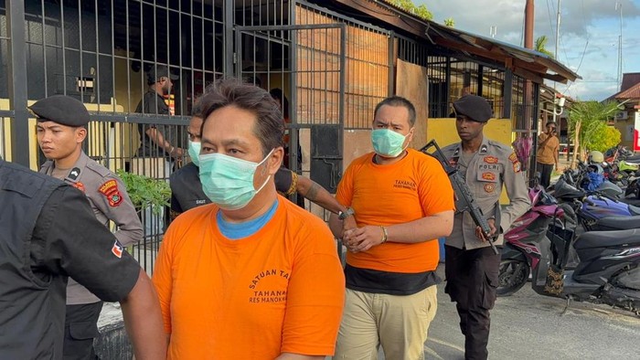 1765343245507-tampang-tersangka-sekeluarga-pembunuhan-asiten-rumah-tangga-di-manokwari-1765339473407_169