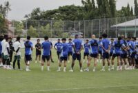 1765364875272-psm-makassar-kembali-menggelar-latihan-di-stadion-kalegowa-latihan-tanpa-pelatih-bernardo-tavares-yang-mundur-1760094902244_169