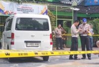 1765429705546-mobil-mbg-menabrak-sejumlah-siswa-di-sdn-kalibaru-01-cilincing-jakarta-utara-1765422336249_43