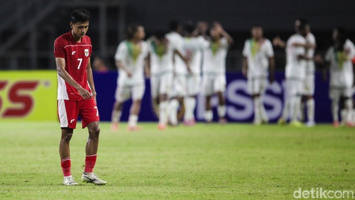 1765559367235-garuda-muda-keok-0-3-lawan-mali-di-kandang-1763222028346_169