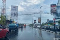 1765559376020-ilustrasi-cuaca-hujan-di-kota-makassar-8_169