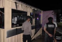 1765624023216-kedai-kopi-di-stq-konawe-terbakar-usai-dilempari-otk-pakai-bom-molotov-1765604187753_169