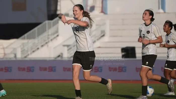 1765710467814-timnas-putri-indonesia-di-sea-games-2025-1765708760577_169