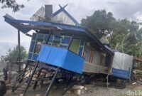 1765710473322-sebanyak-30-rumah-rusak-akibat-angin-puting-beliung-di-pinrang-1765705788408_169