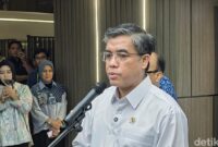 1765883222353-menteri-ketenagakerjaan-menaker-yassierli-1764315762332_169