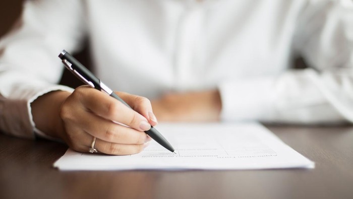 1765883224352-menulis-deskripsi-catatan-wali-kelas-di-rapor-1750066831061_169