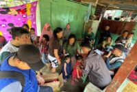 1766034549582-tim-medis-umi-memberikan-pelayanan-kesehatan-ke-lansia-dan-anak-anak-korban-longsor-di-sibolga-sumut-dokumen-istimewa-1766021828230_169