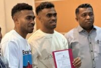 1766056130298-yakob-sayuri-dan-yance-sayuri-saat-melapor-ke-polda-maluku-utara-1746585906428_169